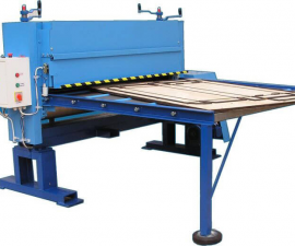 Punching/trimming machine with roll